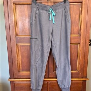 Figs, Zamora, high waisted, jogger, scrub pants
Size womans medium